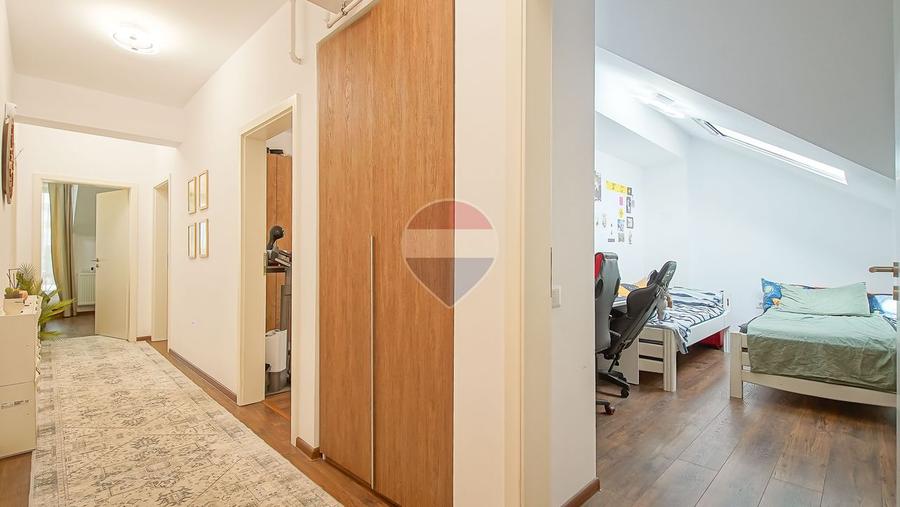 Apartament 3 camere, terasă generoasă, lift și 2 locuri de parcare