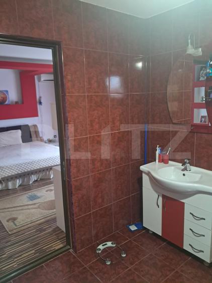 Casa de vanzare, 500 mp, zona Sendreni