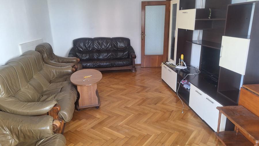 Apartament 4 camere de inchiriat