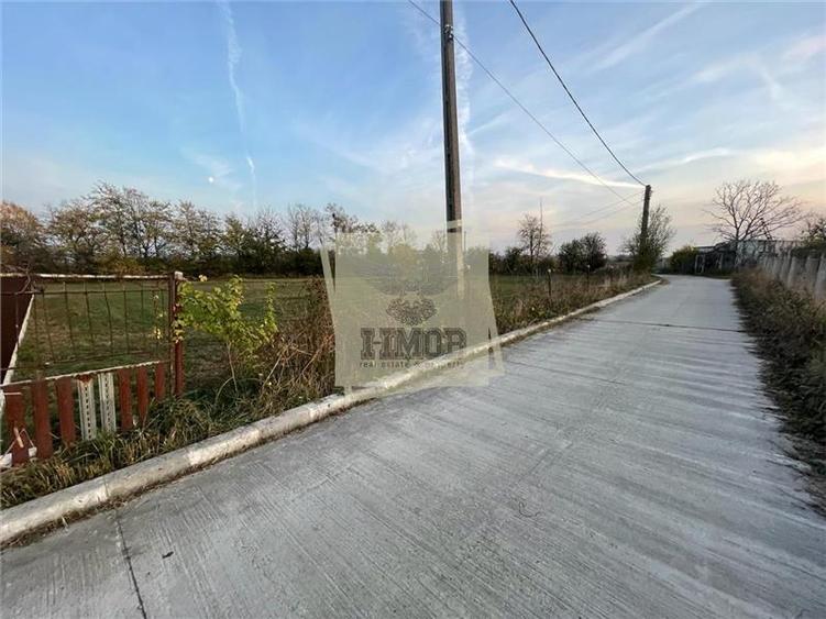 Teren intravilan cu utilitati 2500 mp in Rm Valcea