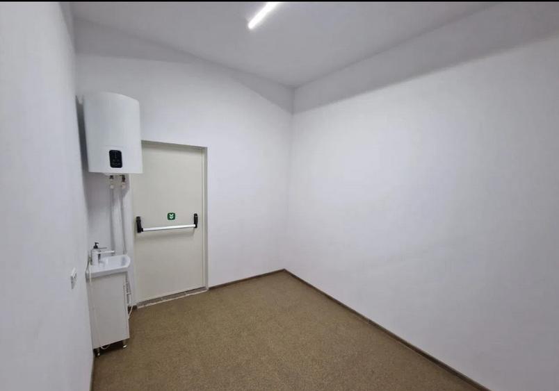 Delfinariu - bd. Mamaia, spatiu comercial , 325 mp.