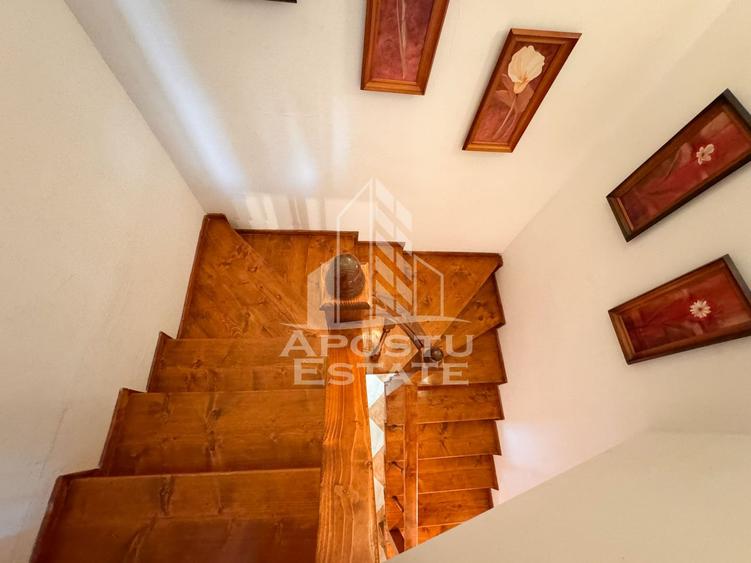 Casa pt. 2 familii, cu 9 camere, teren 832mp, Zona Girocului Timisoara