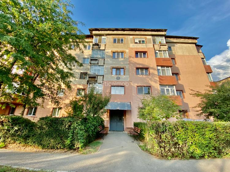 Apartament 3 Camere Decomandat de Închiriat – Micro 12, Târgoviște - 16