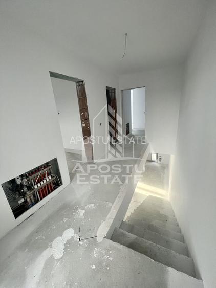 Duplex cu 4 camere, dressing si 3 bai. Toate utilitatile, la asfalt. - 13