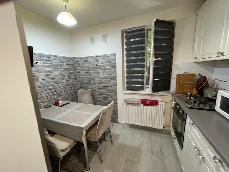 Apartament 4 Camere Râul Doamnei | Renovat Nou | Bloc Reabilitat