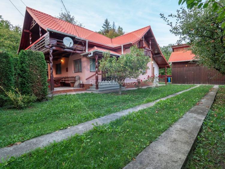 Casă / Vilă deosebită în SUCEVIȚA - 2
