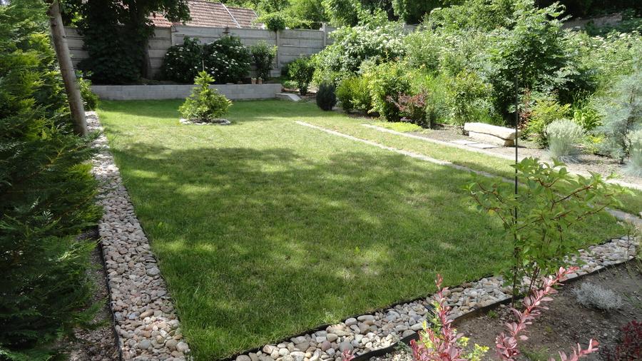 Apartament in vila, curte individuala, parcare auto, strada Avram Iancu