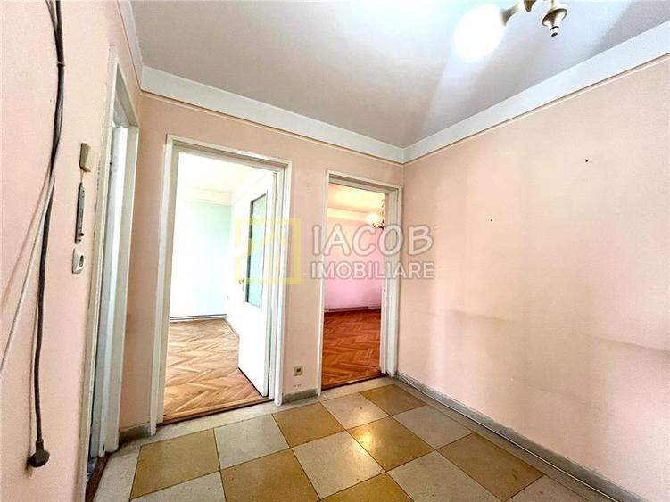 Apartament 2 camere decomandate, etaj 3, zona Energiei, str. Banatului 3