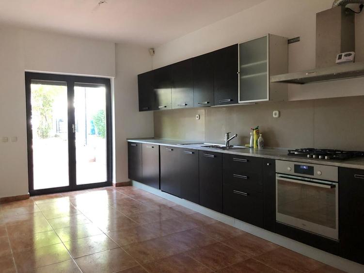 Vila 6 camere cu iesire la lacul Baneasa teren 317 mp