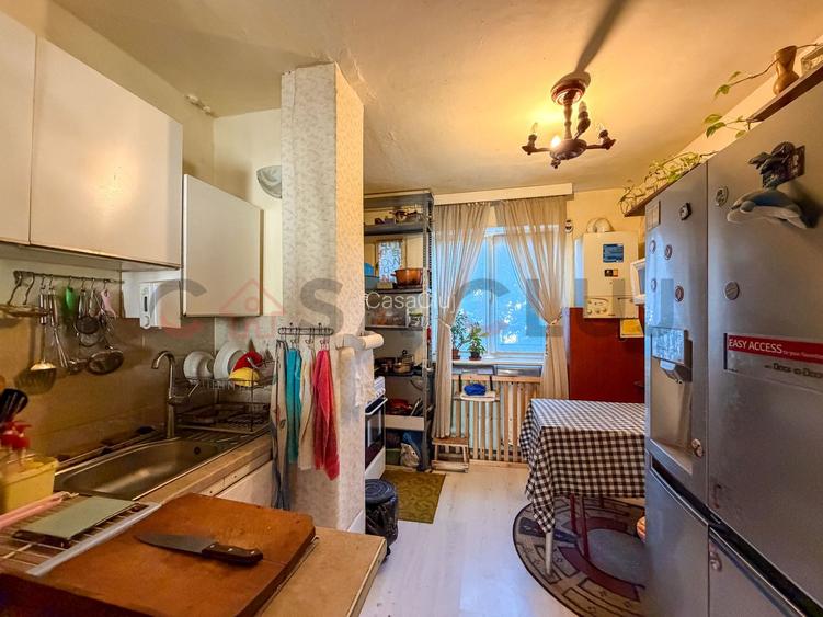 4 camere decomandate etaj intermediar, zona ''La Terenuri"