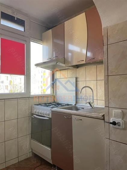Apartament de vanzare cu 3 camere, zona Barca,68mp
