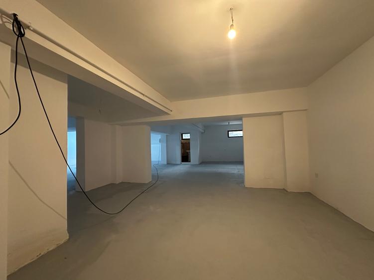 Spatiu comercial 130 mp - demisol - Faleza Nord - 100.000 euro(Cod E8+E10)