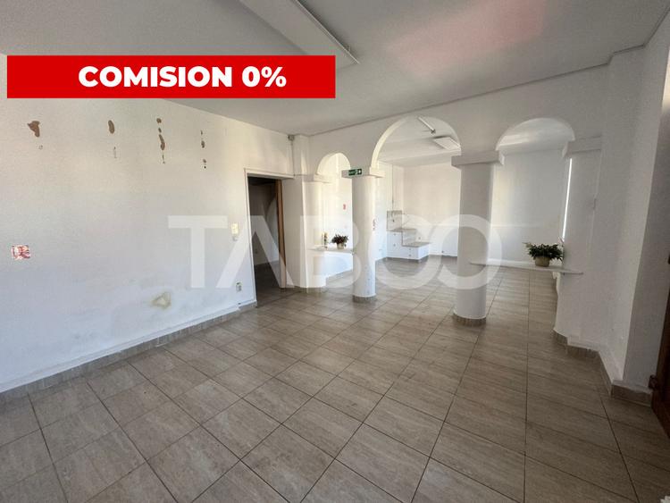 COMISION 0 - Spatiu comercial la strada cu 3 camere 73 mpu Dumbravii