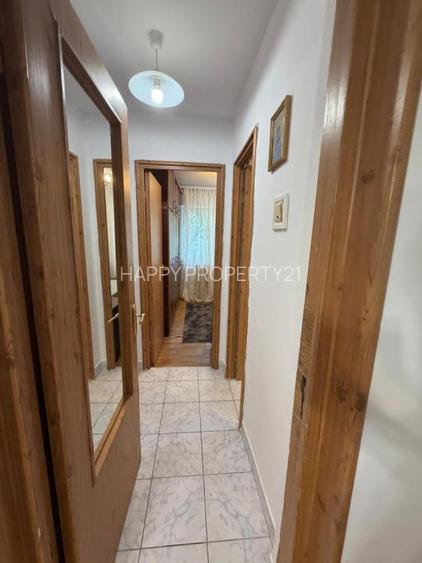 3 Camere Crangasi 2 Minute de Metrou - 11