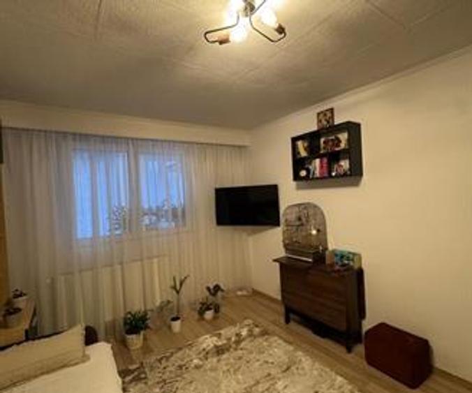 APARTAMENT DE VÂNZARE CU DOUĂ CAMERE IN ZONA MILITARI-LUGERULUI