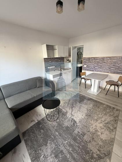 Casa 10 camere, 5 bai, 380 mp teren - zona Astra