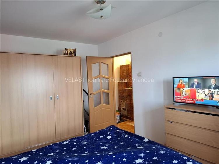 Apartament 3 camere, et 3, CT, balcon mare, doua bai - 9