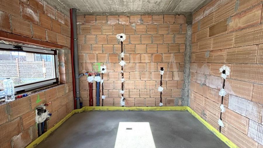 Casa 4 camere de vanzare in Dezmir