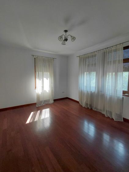 Aviatorilor (Pangratti), 4 camere in vila, parcare, terasa,rezidenta sau birouri