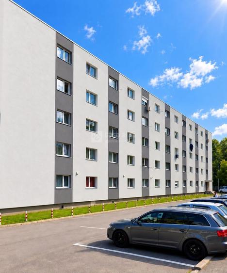 Garsoniera renovata complet, bloc cu lift, LIBERA