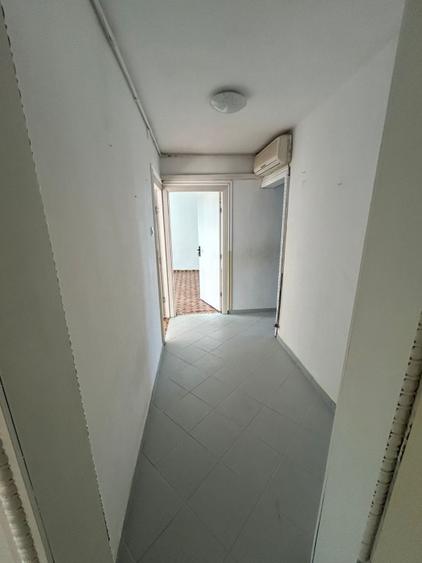 Vand apartament cu 4 camere