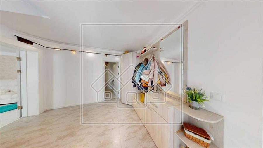 Casa individuala, moderna, 4 camere, fotovoltaice, mobilata complet