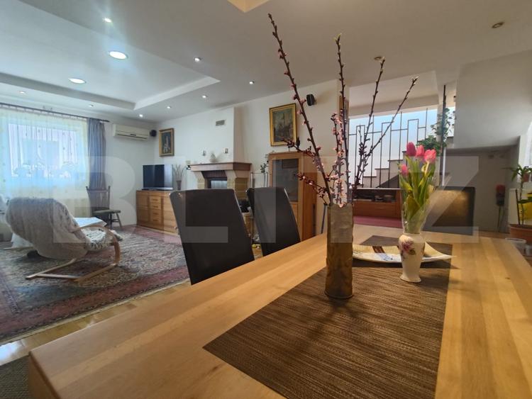 Casă finisata 220 mp, 2 corpuri de cladire , teren 261 mp, cart Gruia !