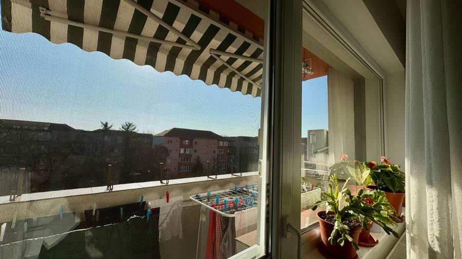 Apartament 3 camere, 70 mp utili, decomandat, zona Aradului