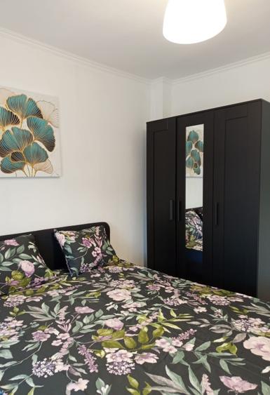 Proprietar- Vind apartament cu 2 camere Piata Romana, balcon 8,52m,ideal airbnb