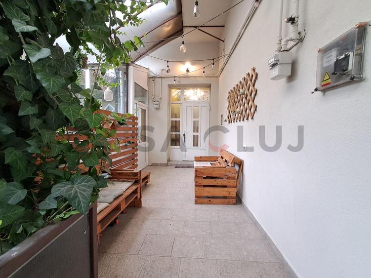 Apartament la Curte Comuna, Terasa, Zona Centrală!!