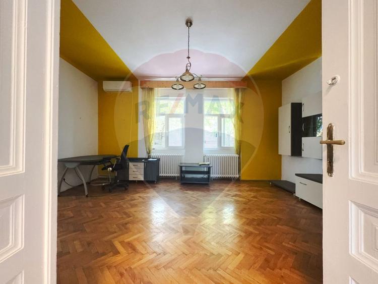 Casă / Vilă cu 6 camere de vânzare în zona Elisabetin