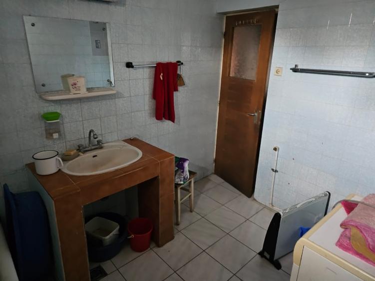 Casă + teren 261 mp, Sector 4 – locuibilă acum sau ideală de construit