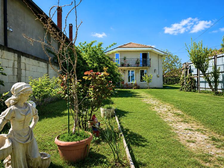 Vilă P+M | Valu lui Traian | 268 mp | Teren 1044 mp