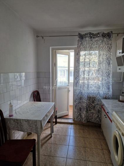 Apartament 3 camere De Inchiriat, Zona 7 Noiembrie, langa Piata/Profi