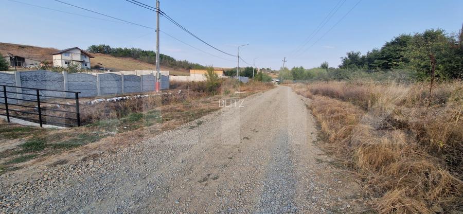 Teren intravilan ,2060 mp, Sat Lesile - 2