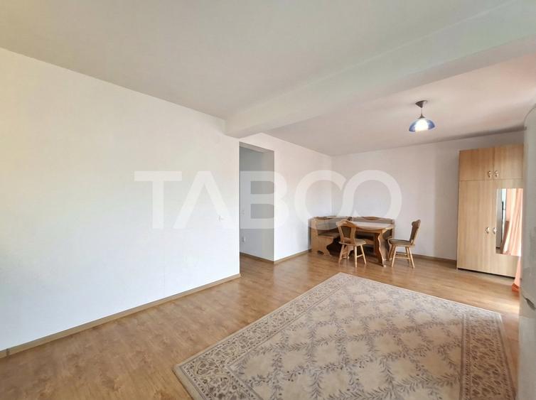 Apartament decomandat 2 camere si balcon Selimbar Brana