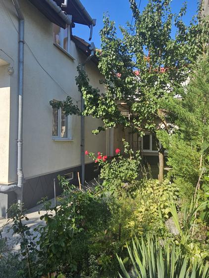 Casa in Andrei Muresanu, 5 camere, ultrafinisata!