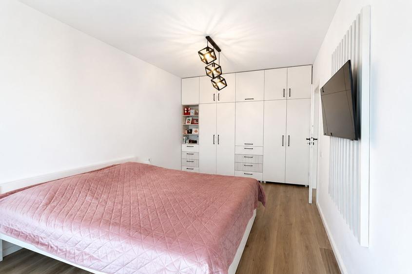 Apartament 2 camere, finisat, parcare, str Avram Iancu Floresti