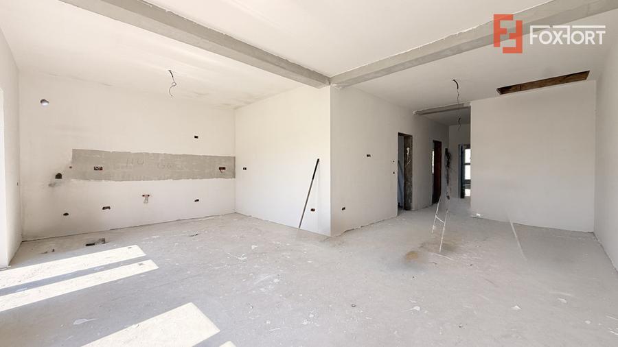 Duplex de vanzare pe parter, 3 camere - Mosnita Veche - Centru