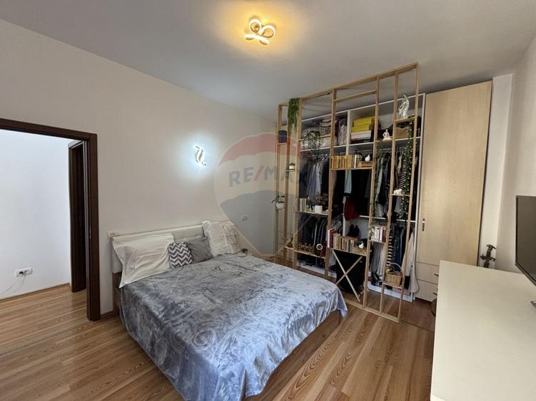 Cișmigiu: Apartament 72mp, Curte, Potențial Mansardare