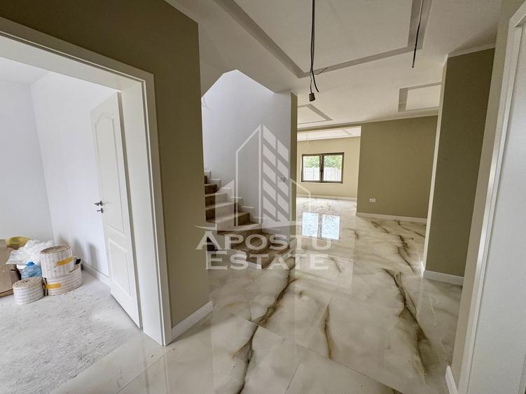 Casa individuala cu 5 camere, finisaje premium, disponibila imediat.