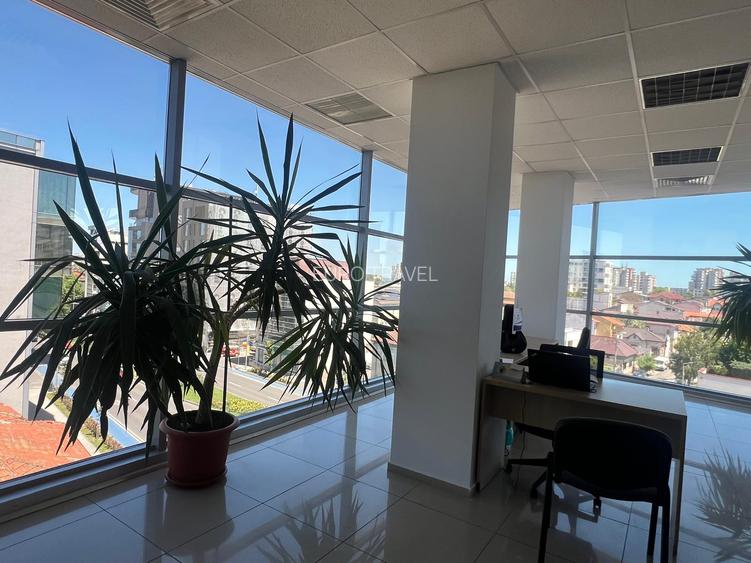 birou  elegant, mobilat,luminos, supraf. vitrata mare, lift , 241 mp, Bd. Mamaia - 2