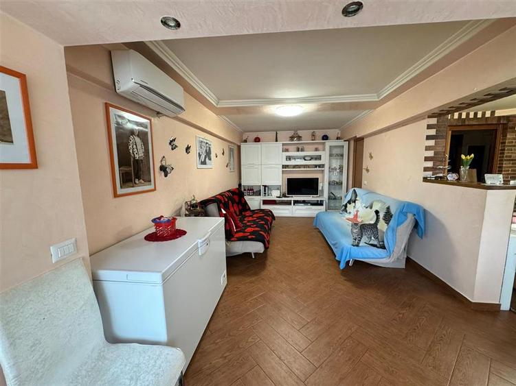 Apartament 3 camere, etaj 2, zona ultracentrala, renovat complet