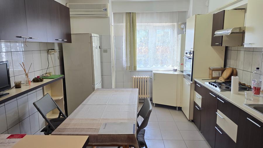 Vand apartament 3 camere decomandat in Deva, Zarandului, in spatele Pietei et 5