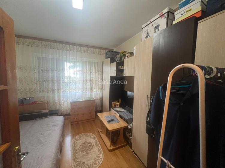 VAND GARSONIERA PORT ET 2 PRET 28.000 EURO - 2