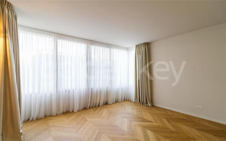 Apartament premium cu 4 camere  24mp terase