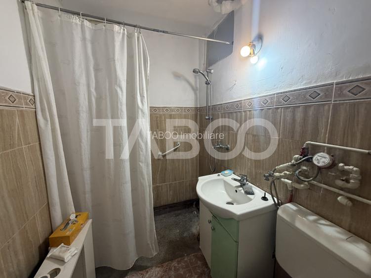 Apartament 2 camere decomandat parter gradina zona Negoiu