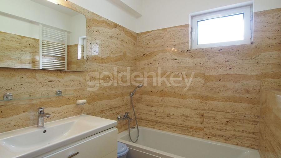 Apartament spatios cu 4 camere| garaj