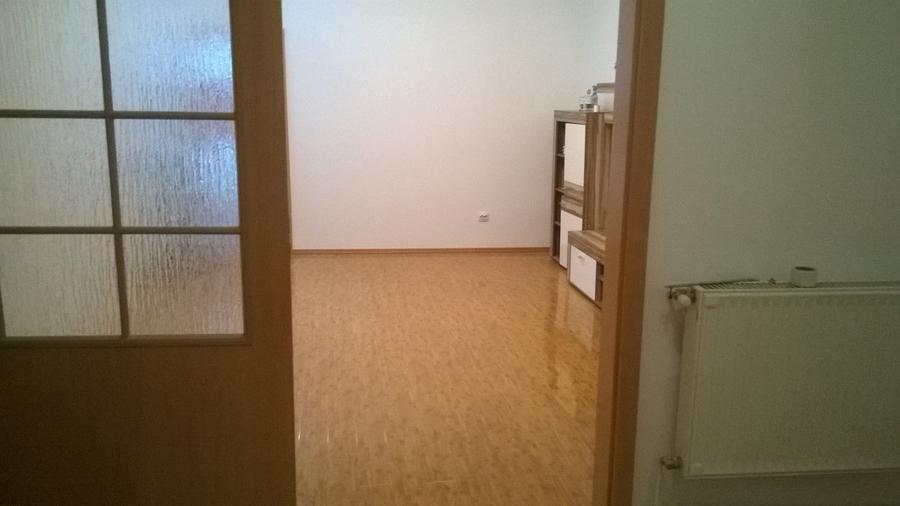 ,3 cam in vila,2 intrari,parter,PARCARE 2 -3 AUTOTURISME,