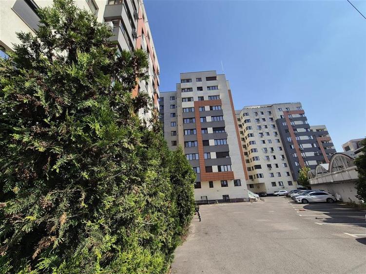 Apartament cu 3 camere de vanzare